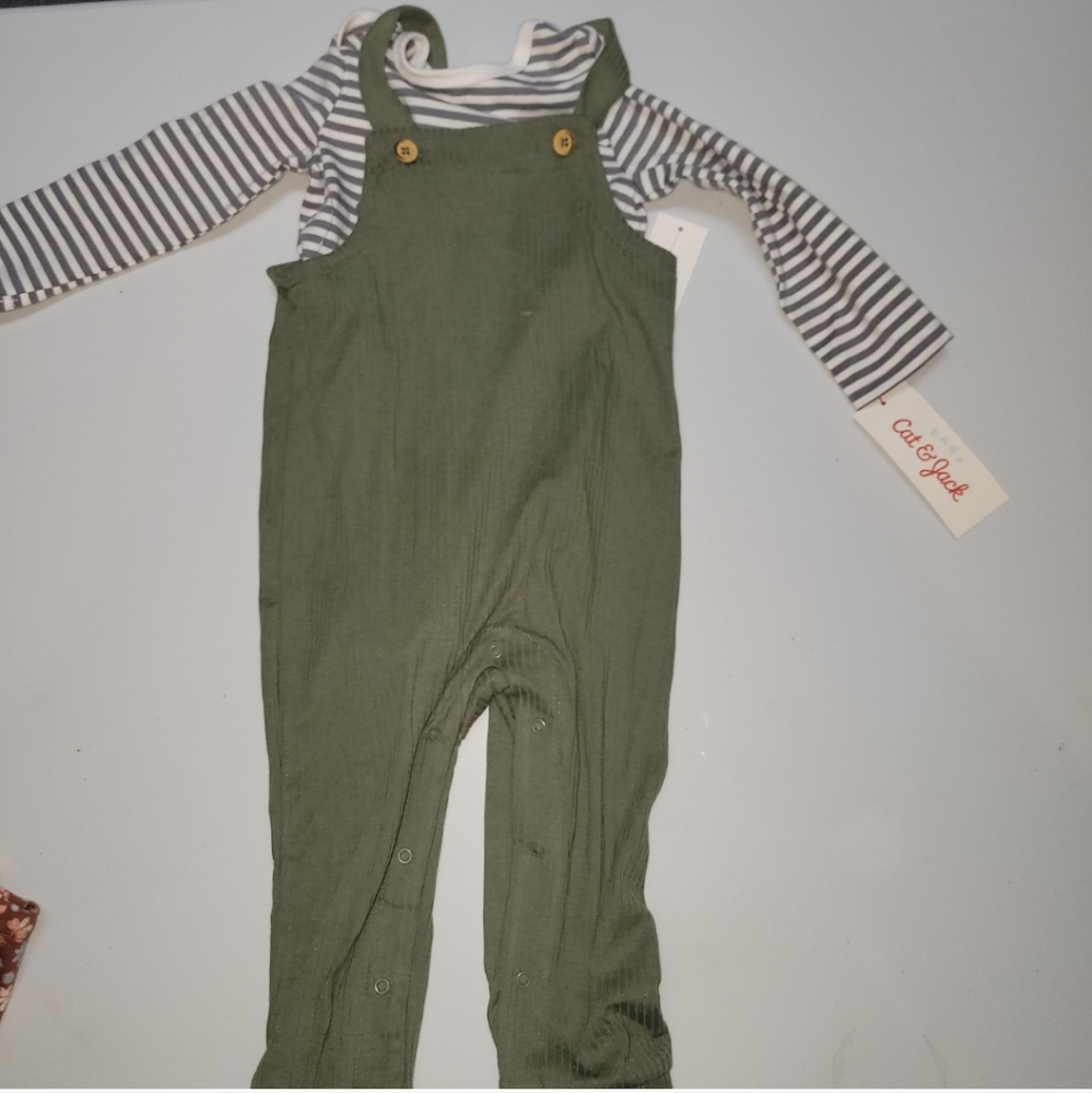 2 piece romper outfit. 12 mth.